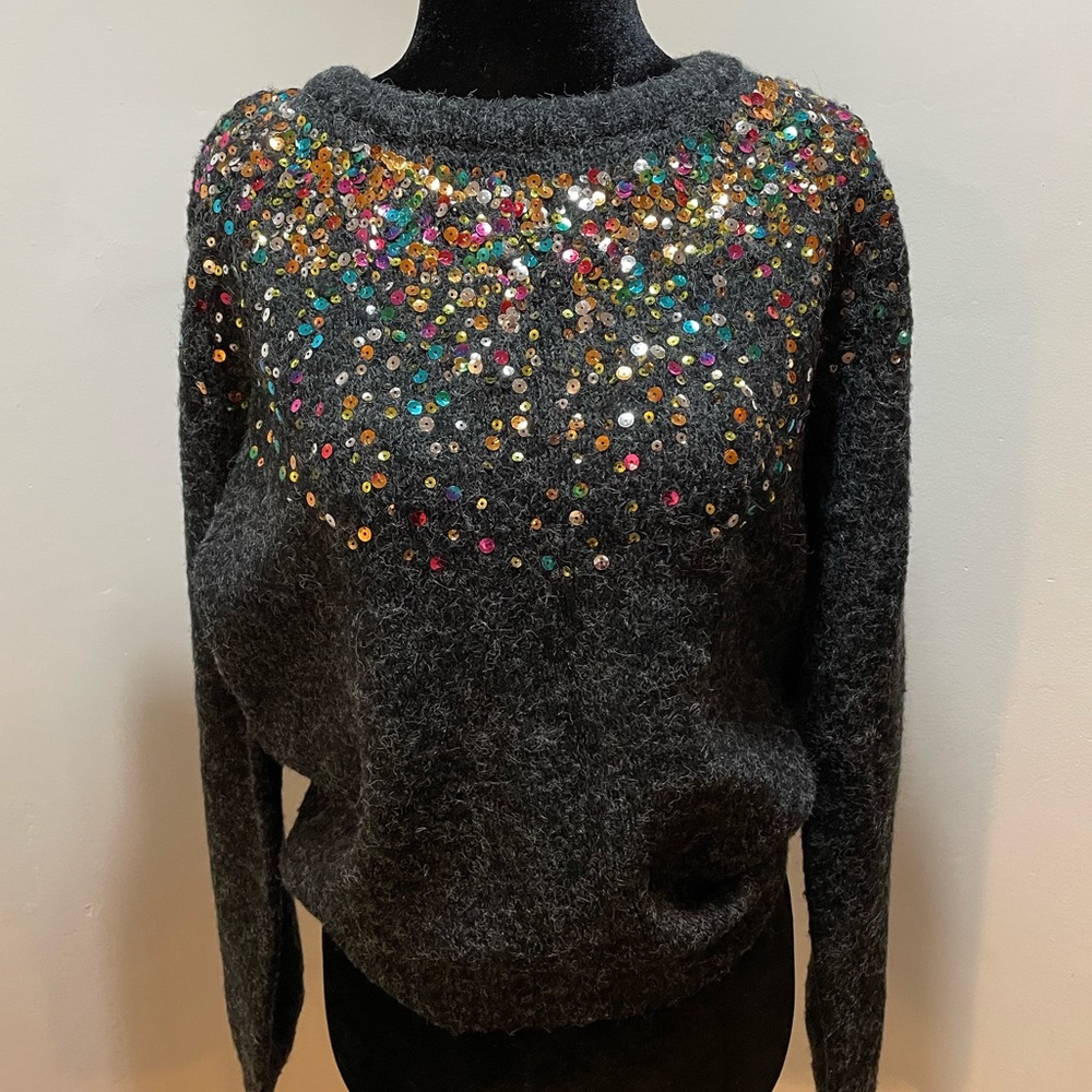 Fuzzy sequinned grey sweater